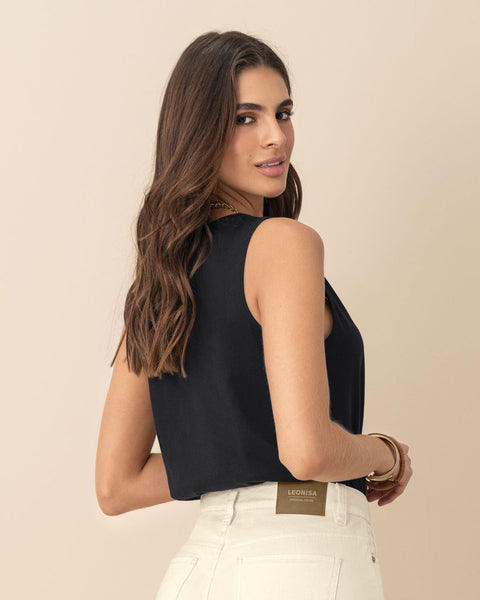 Camiseta manga sisa con ojales metálicos en el cuello#color_700-negro