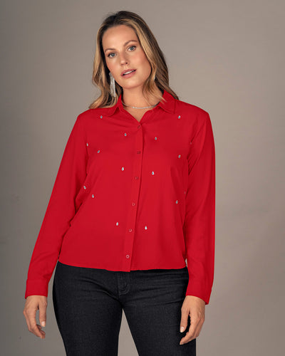 Blusa manga larga con botones funcionales en frente y apliques brillantes#color_c36-rojo