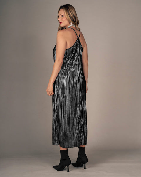 Vestido largo con acabado brillante#color_700-negro