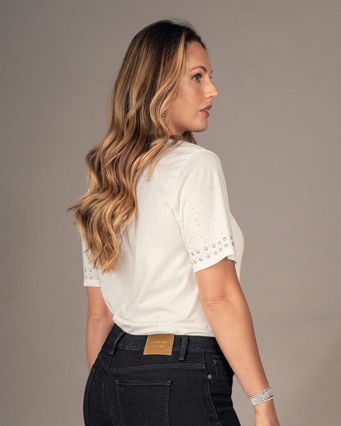 Blusa con piedras decorativas en mangas#color_018-marfil