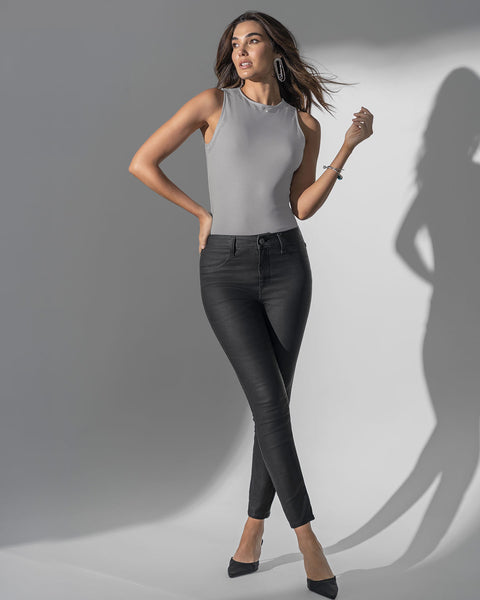 Camiseta manga sisa con detalles con brillo#color_c15-gris