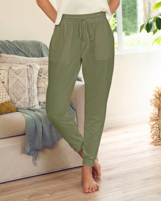 Pantalon tipo jogger con bolsillos funcionales y borde en rib#color_601-verde-claro