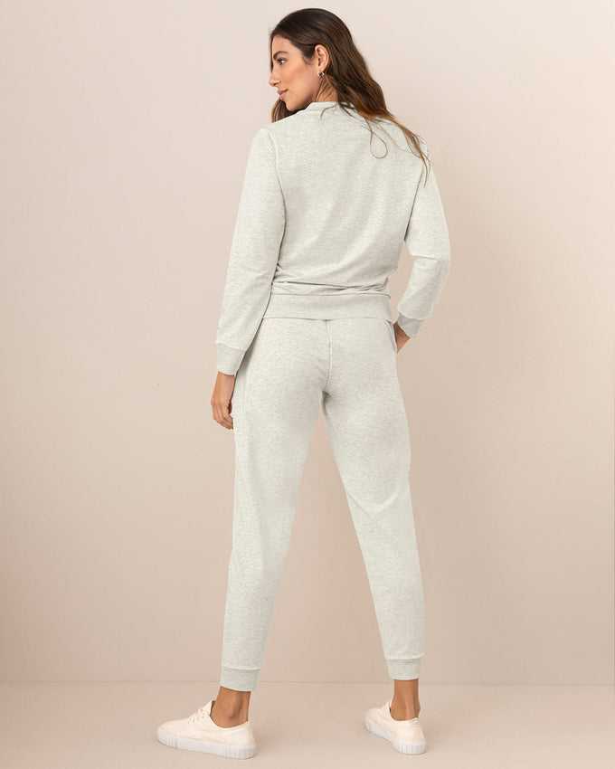 Pantalón largo tipo jogger con bolsillos funcionales#color_717-gris-claro