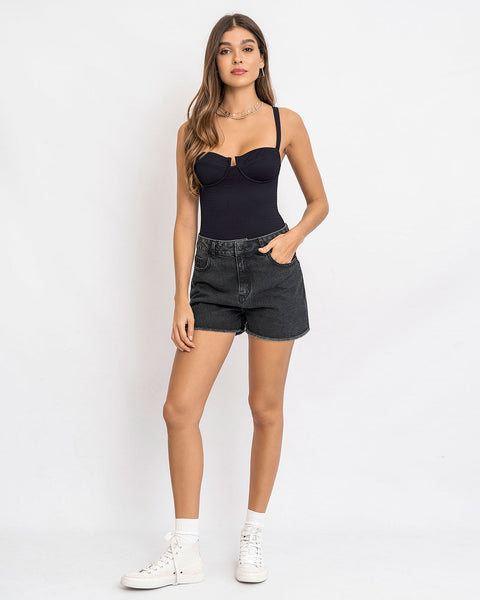 Short mom tiro alto borde al corte#color_700-negro