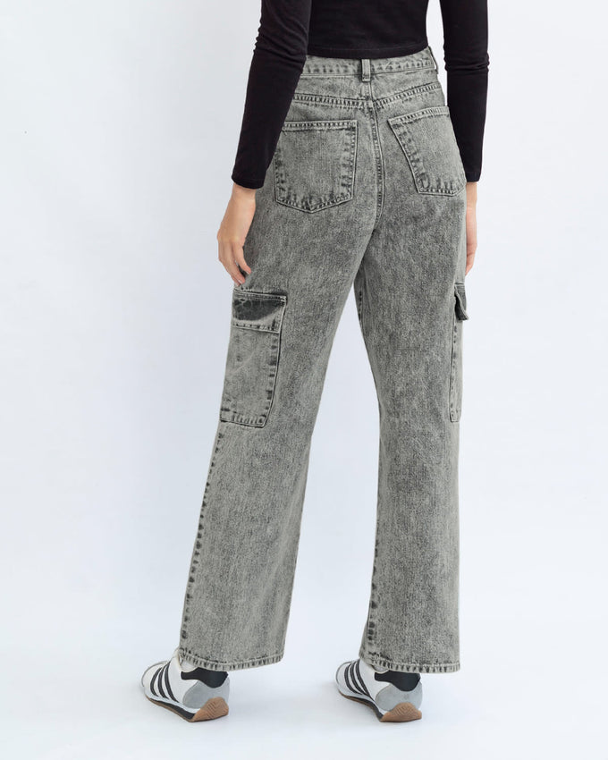Jeans bota ancha con bolsillos laterales funcionales#color_129-gris
