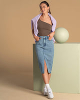 Falda midi con abertura en frente y bolsillos funcionales en frente y posterior#color_141-indigo-claro