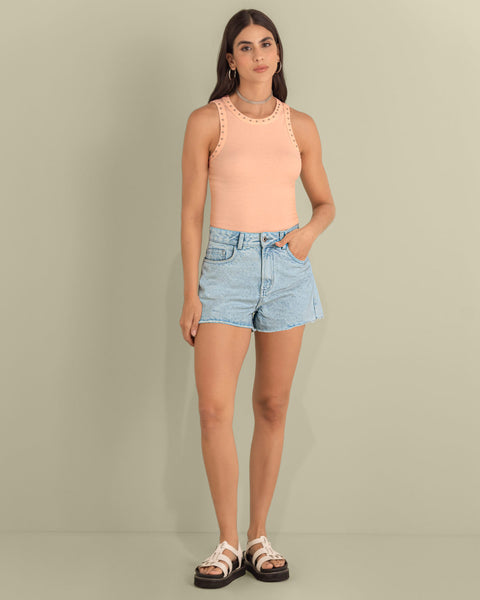 Camiseta manga sisa con taches en cuello y sisa#color_219-durazno