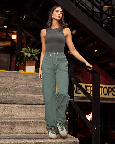 Camiseta manga sisa con taches en cuello y sisa#color_706-gris