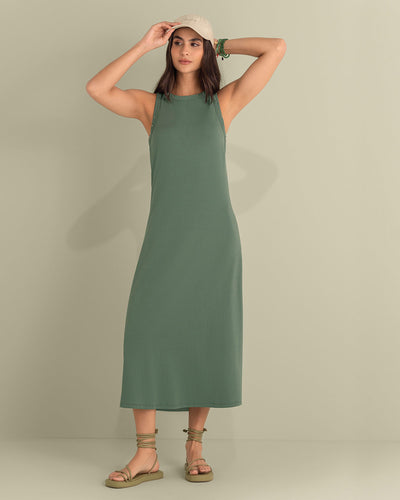 Vestido largo con detalle de taches en cuello y sisa#color_068-verde