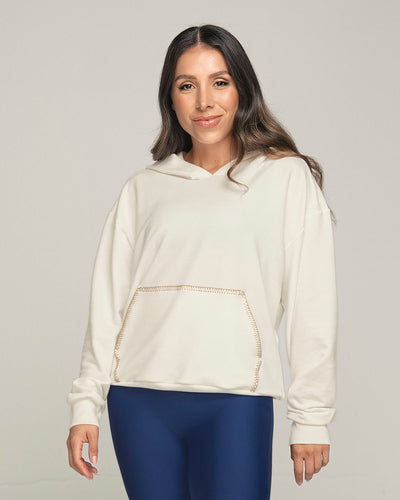 Buzo con bolsillo tipo canguro y capucha#color_018-marfil