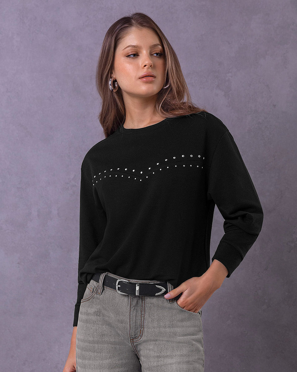 Buzo cuello redondo con taches decorativos