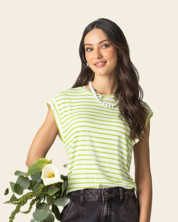 Camiseta manga sisa con estampado frontal#color_146-rayas-verdes