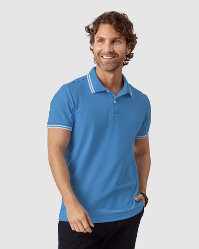Camiseta tipo polo con cuello y mangas tejidas#color_408-azul-medio