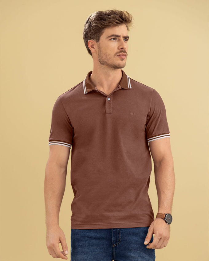 Camiseta tipo polo con cuello y mangas tejidas#color_823-cafe