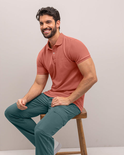 Camiseta tipo polo con bordado en frente#color_211-salmon