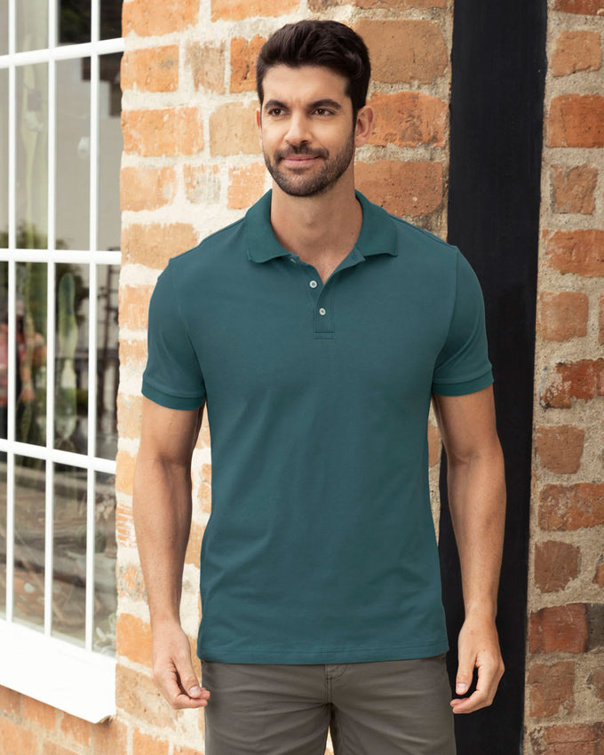 Camiseta tipo polo con bordado en frente#color_690-verde
