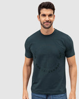 Camiseta manga corta con estampado localizado y cuello redondo#color_767-gris-oscuro
