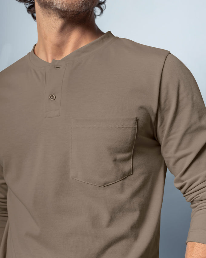 Camiseta manga larga con cuello redondo y botones funcionales#color_891-taupe