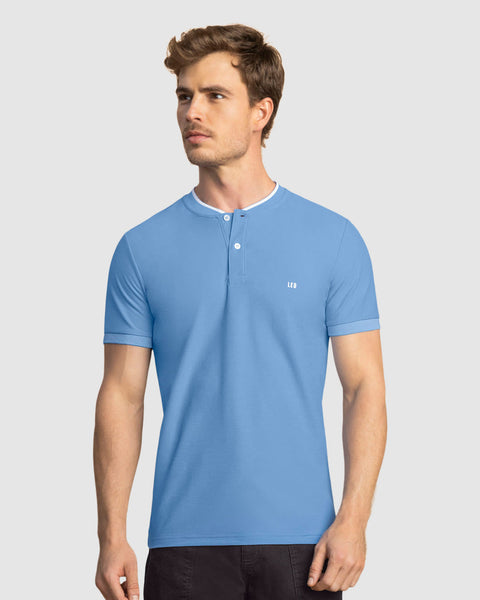 Camiseta con cuello henley y botones  funcionales#color_022-azul-claro