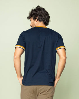 Camiseta manga corta con cuello y puños tejidos#color_457-azul-oscuro