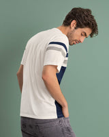Camiseta manga corta con cuello redondo y bloques de color#color_517-azul-oscuro