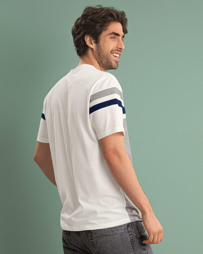 Camiseta manga corta con cuello redondo y bloques de color#color_717-gris