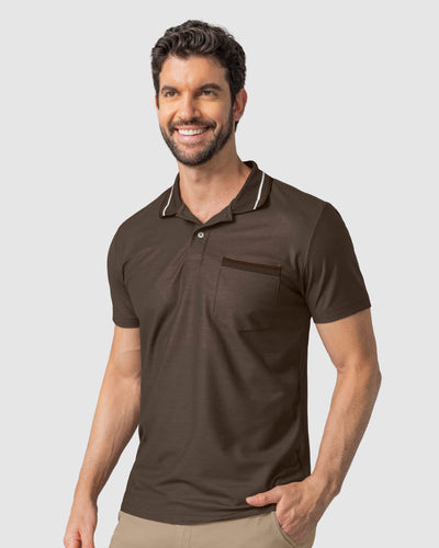 Camiseta tipo polo con botones funcionales y bolsillo decorativo#color_800-cafe-oscuro