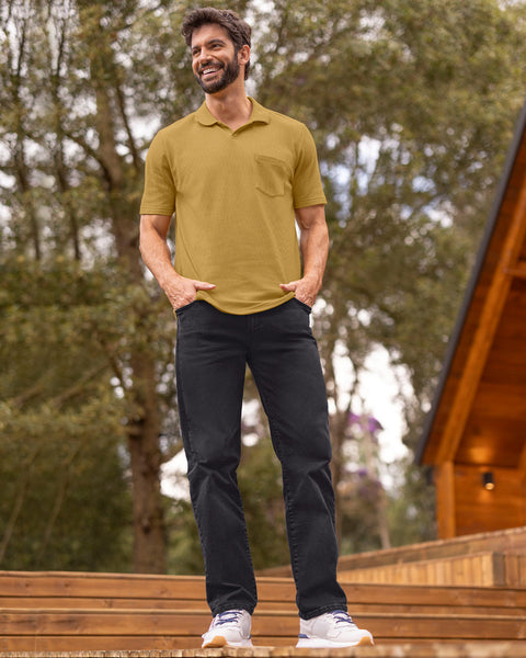 Camiseta tipo polo con bolsillo en frente#color_847-mostaza
