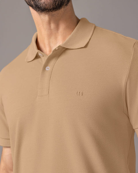 Camiseta tipo polo manga corta masculina#color_381-camel