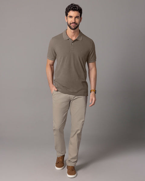Camiseta tipo polo manga corta masculina#color_640-cafe-medio