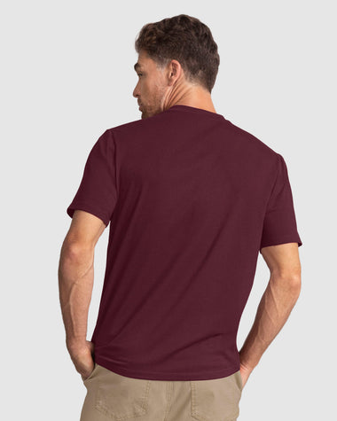 Camiseta básica manga corta con estampado en alta con textura#color_c37-vino-borgona
