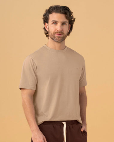 Camiseta básica con manga corta y cuello redondo#color_c54-arena