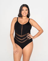 Traje de baño entero control suave de abdomen con diseño geométrico en tul#color_700-negro
