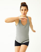 Camiseta deportiva de secado rápido y silueta semiajustada para mujer#color_710-gris