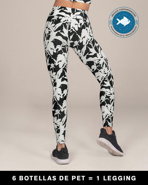 Legging de tiro alto control en abdomen y muslos en material bio-pet#color_016-estampado-blanco-y-negro