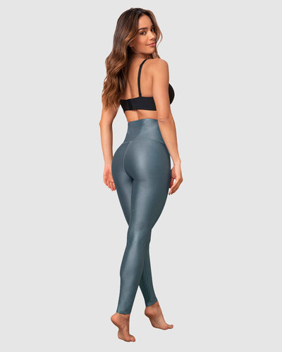 Leggings con acabado efecto cuero con control de abdomen#color_915-azul-medio