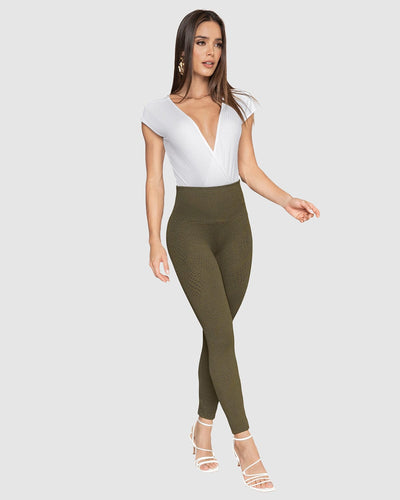 Legging control fuerte de abdomen y tela con textura efecto reptil#color_695-verde-oscuro