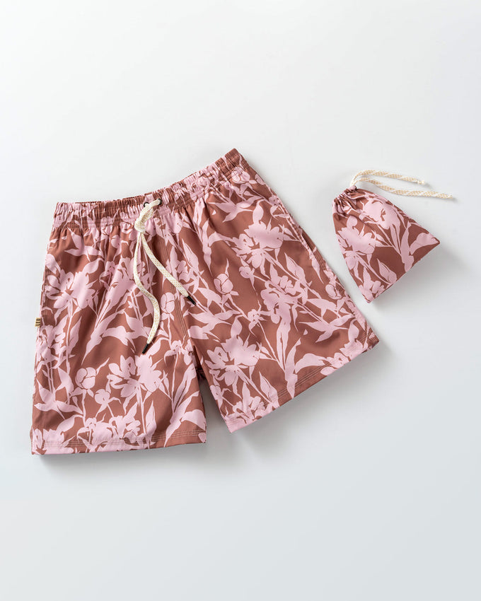 Pantaloneta corta de baño para hombre elaborada con pet reciclado#color_811-estampado-hojas
