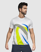 Camiseta deportiva masculina con estampado localizado
