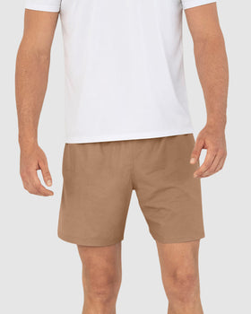 Pantaloneta deportiva con bolsillo trasero y con bóxer interno#color_852-cafe-medio