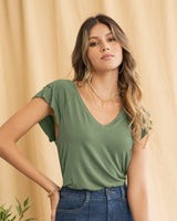 Camiseta con escote en v y manga corta con boleros#color_601-verde-oliva