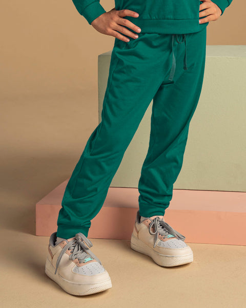 Pantalón tipo jogger con elástico en cintura#color_198-verde-esmeralda