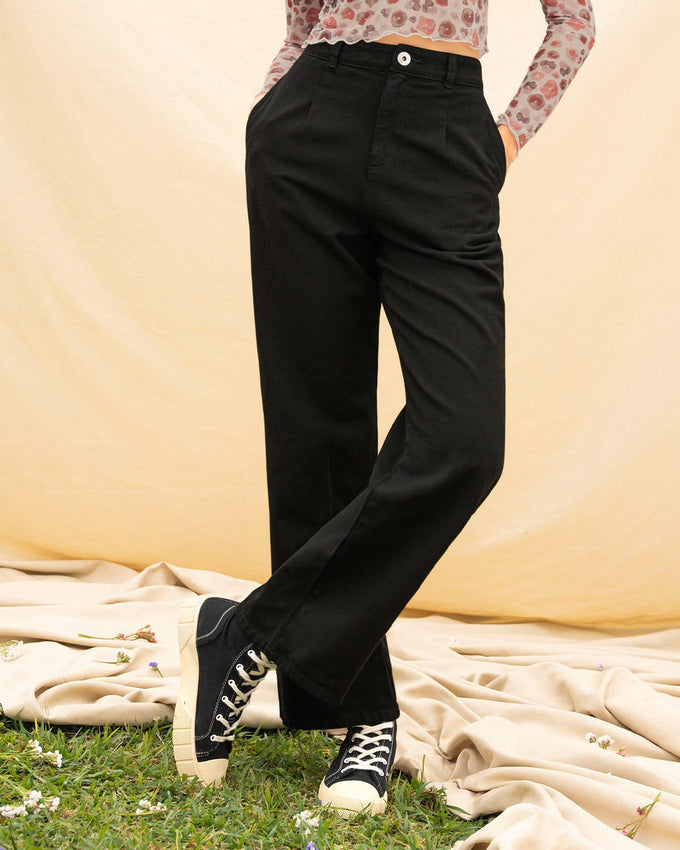 Jean bota ancha con bolsillos funcionales#color_700-negro