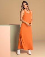 Vestido largo manga sisa con apertura en costado#color_203-naranja