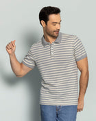 Camiseta polo manga corta con cuello y puños tejidos en contraste