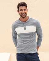 Camiseta manga larga con botones funcionales y cuello redondo#color_071-gris